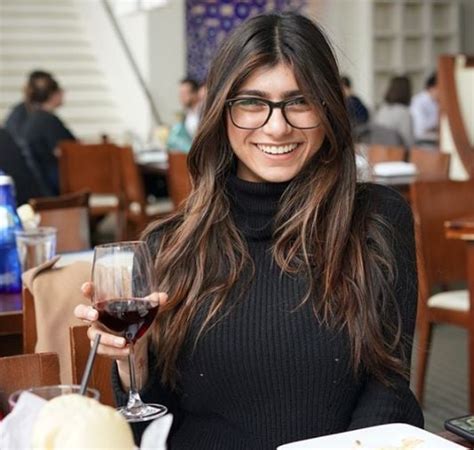 mia khalifa religion|Mia Khalifa Wiki, Height, Weight, Age, Husband, Boyfriend,。